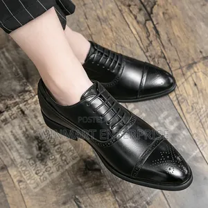 Pointed Dotted Shoe