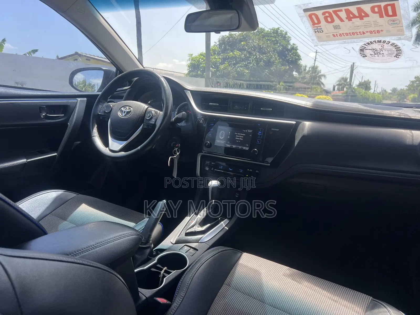Toyota Corolla SE (1.8L 4cyl 6M) 2018 Gray
