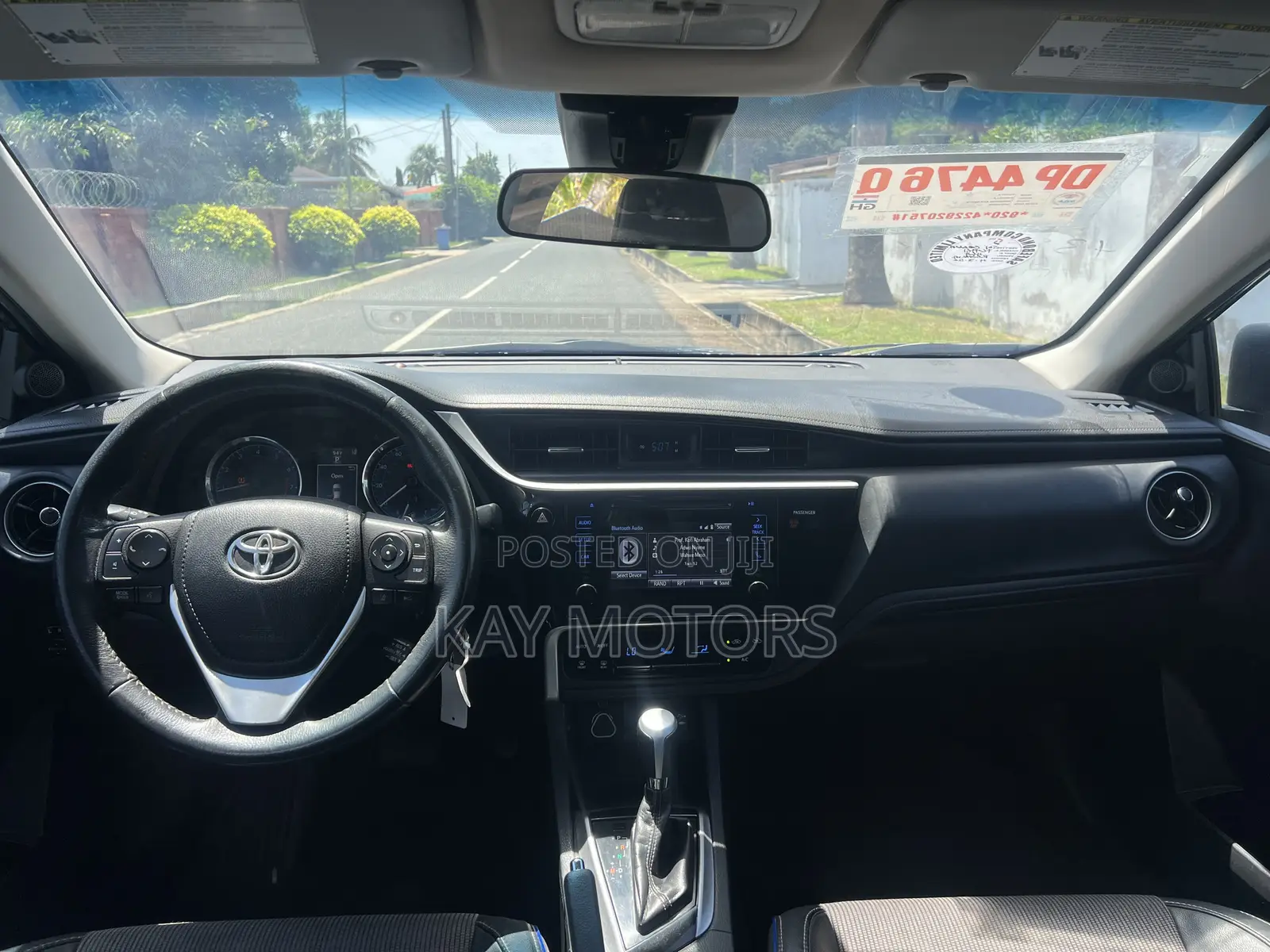 Toyota Corolla SE (1.8L 4cyl 6M) 2018 Gray