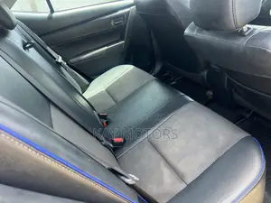 Toyota Corolla SE (1.8L 4cyl 6M) 2018 Gray