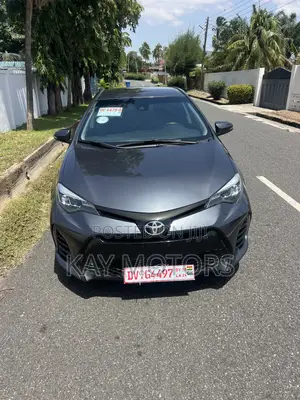 Toyota Corolla SE (1.8L 4cyl 6M) 2018 Gray