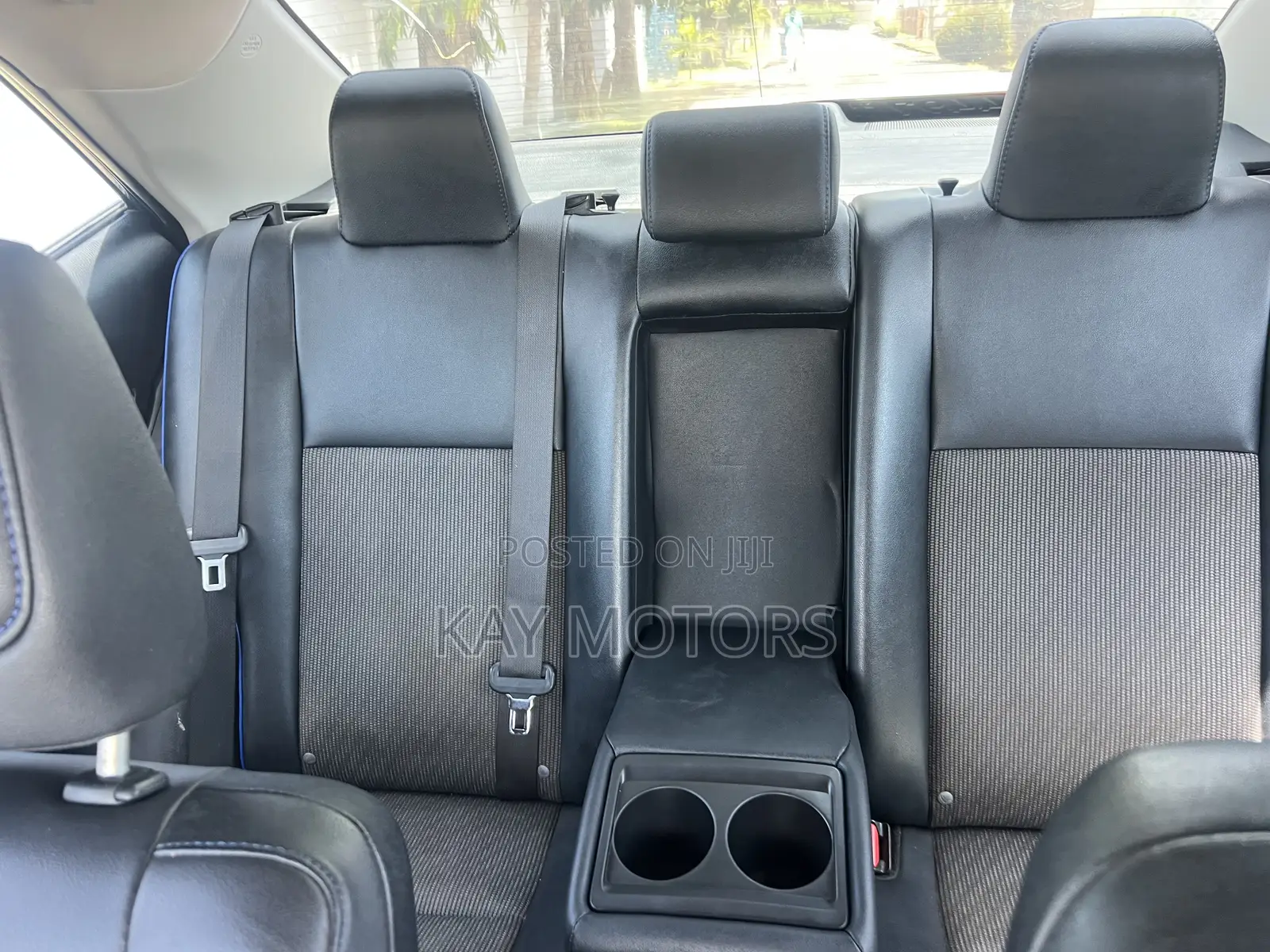 Toyota Corolla SE (1.8L 4cyl 6M) 2018 Gray