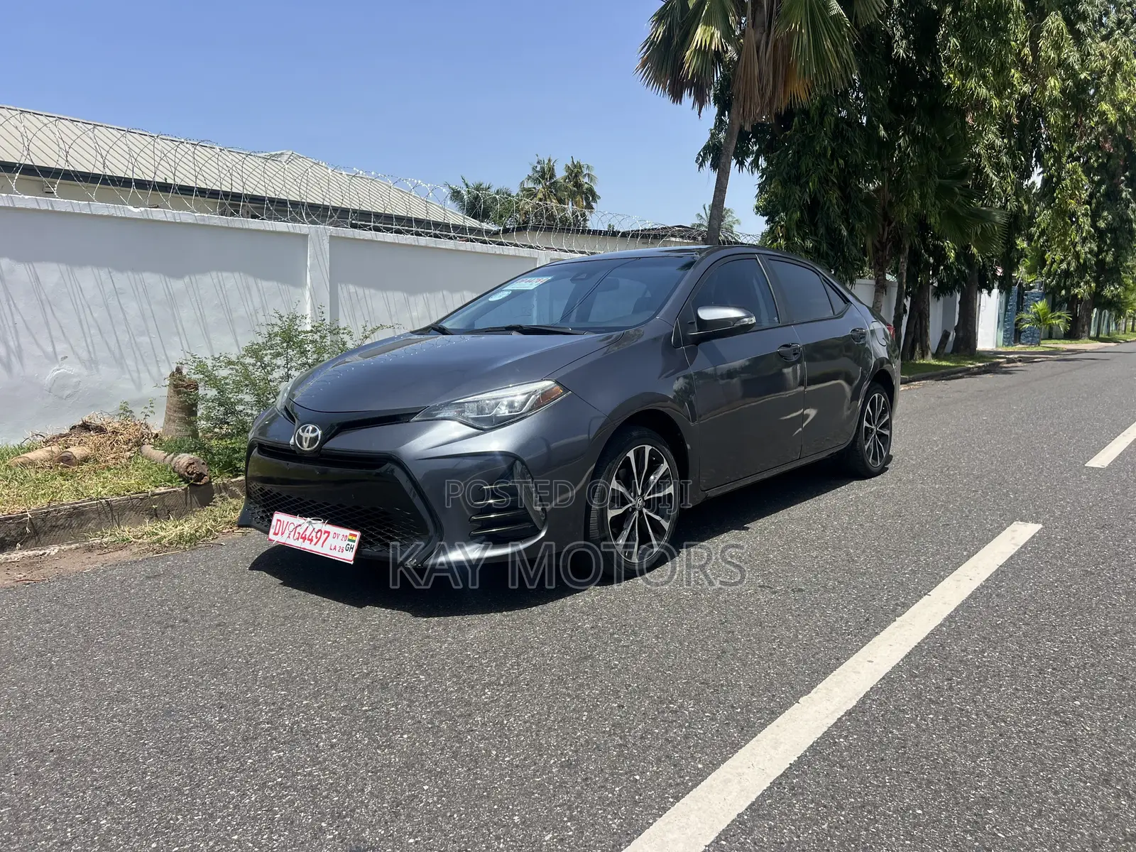 Toyota Corolla SE (1.8L 4cyl 6M) 2018 Gray