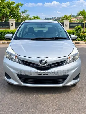 Toyota Vitz 1.0 FWD 5dr 2013 Silver
