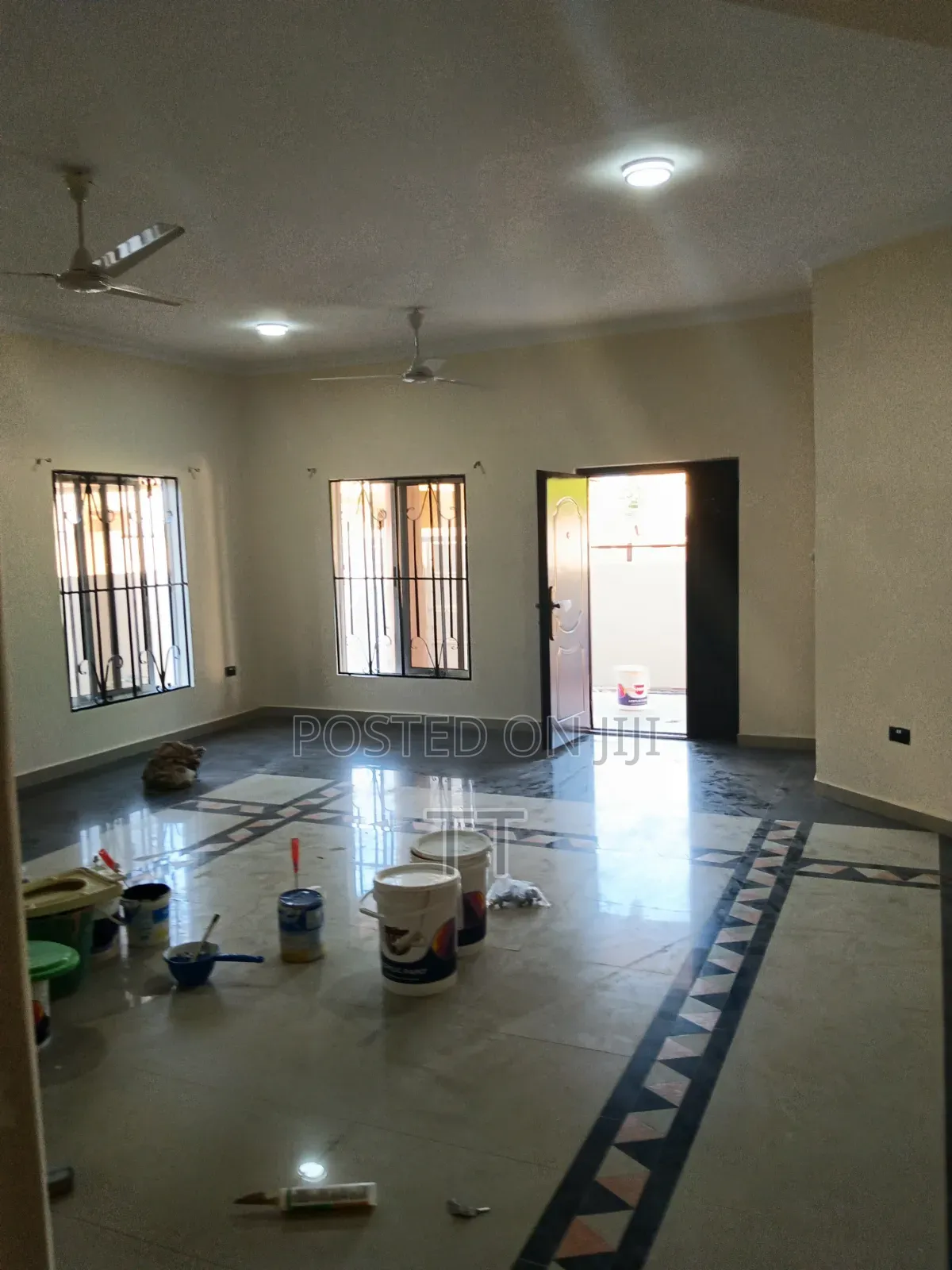 4bdrm House in Shell Sign Board, Coca Cola for rent