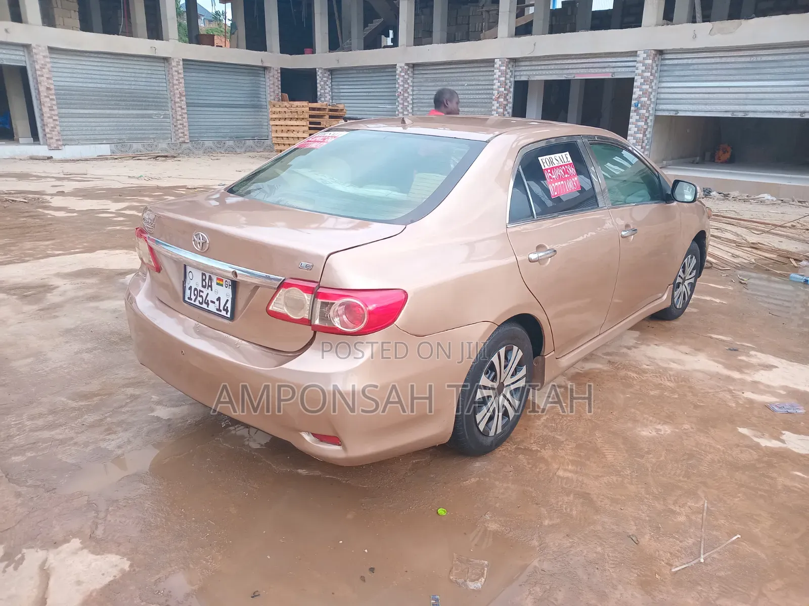 Toyota Corolla LE 4dr Sedan (1.8L 4cyl 4A) 2011 Gold