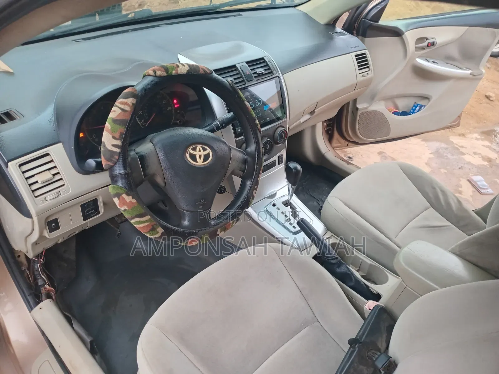 Toyota Corolla LE 4dr Sedan (1.8L 4cyl 4A) 2011 Gold