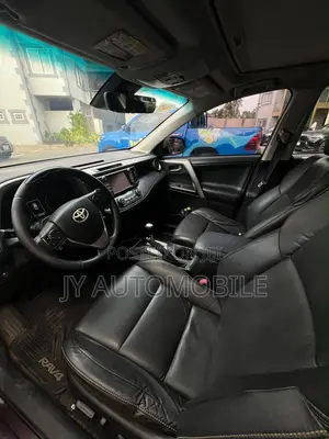 Toyota RAV4 Limited AWD (2.5L 4cyl 6A) 2017