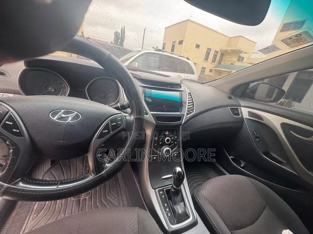 Hyundai Elantra 2016 Silver