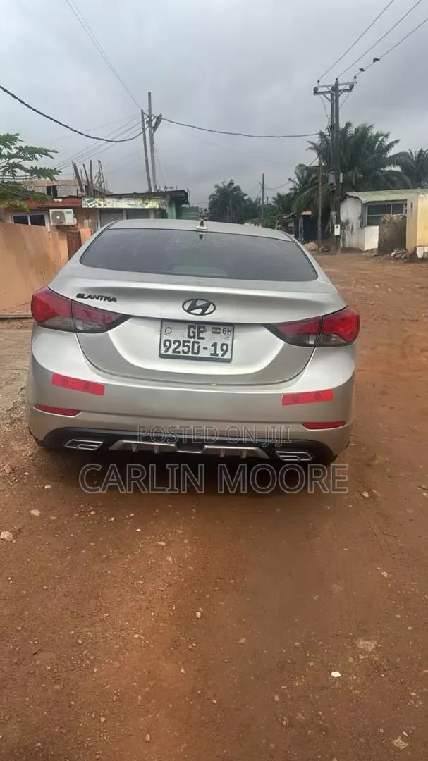 Hyundai Elantra 2016 Silver