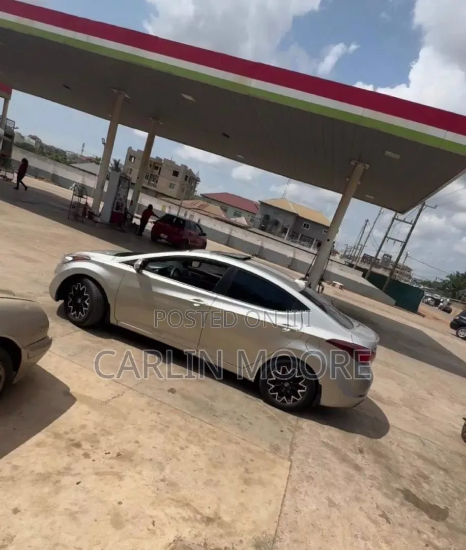 Hyundai Elantra 2016 Silver
