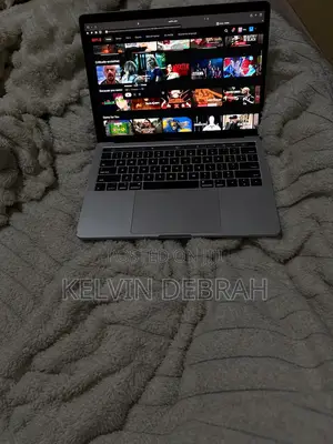Laptop Apple MacBook Pro 2017 8GB Intel Core i5 SSD 512GB