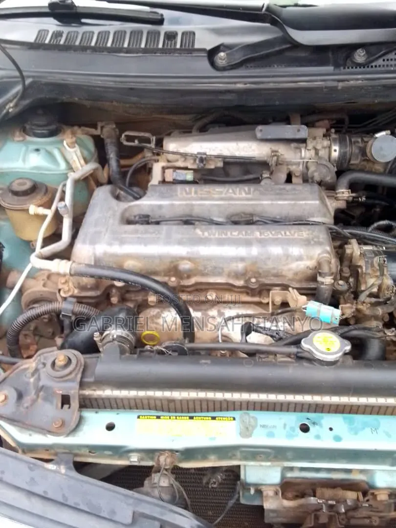Nissan Almera Tino 2.0 Breaking for Parts Akatsi QR20 Engine Good