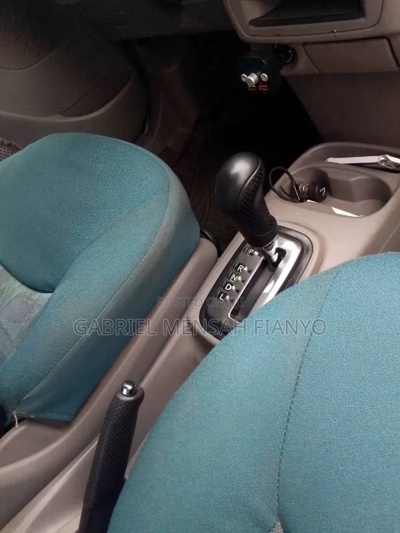 Nissan Almera Tino 2.0 Breaking for Parts Akatsi QR20 Engine Good