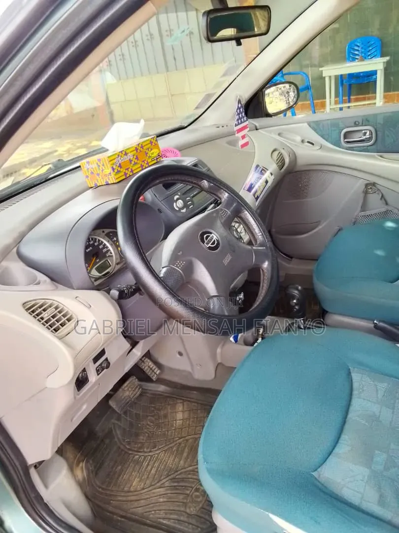 Nissan Almera Tino 2.0 Breaking for Parts Akatsi QR20 Engine Good