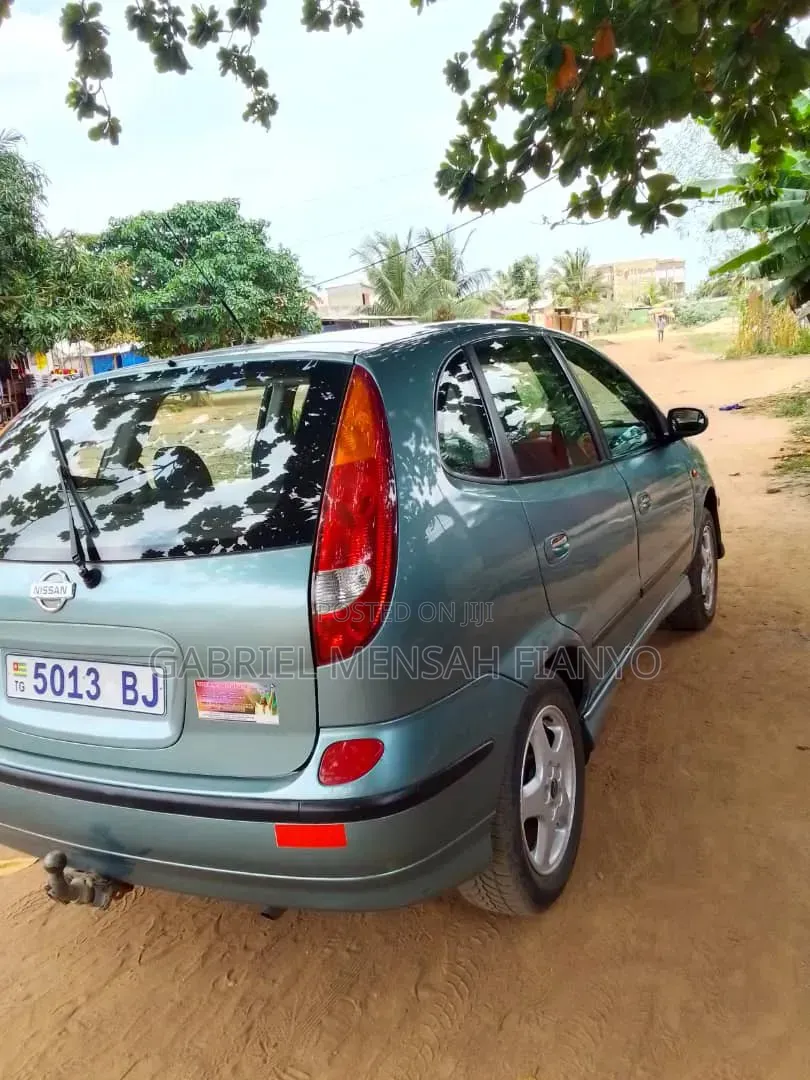 Nissan Almera Tino 2.0 Breaking for Parts Akatsi QR20 Engine Good
