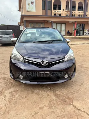 Toyota Vitz 1.0 FWD 5dr 2015 Brown