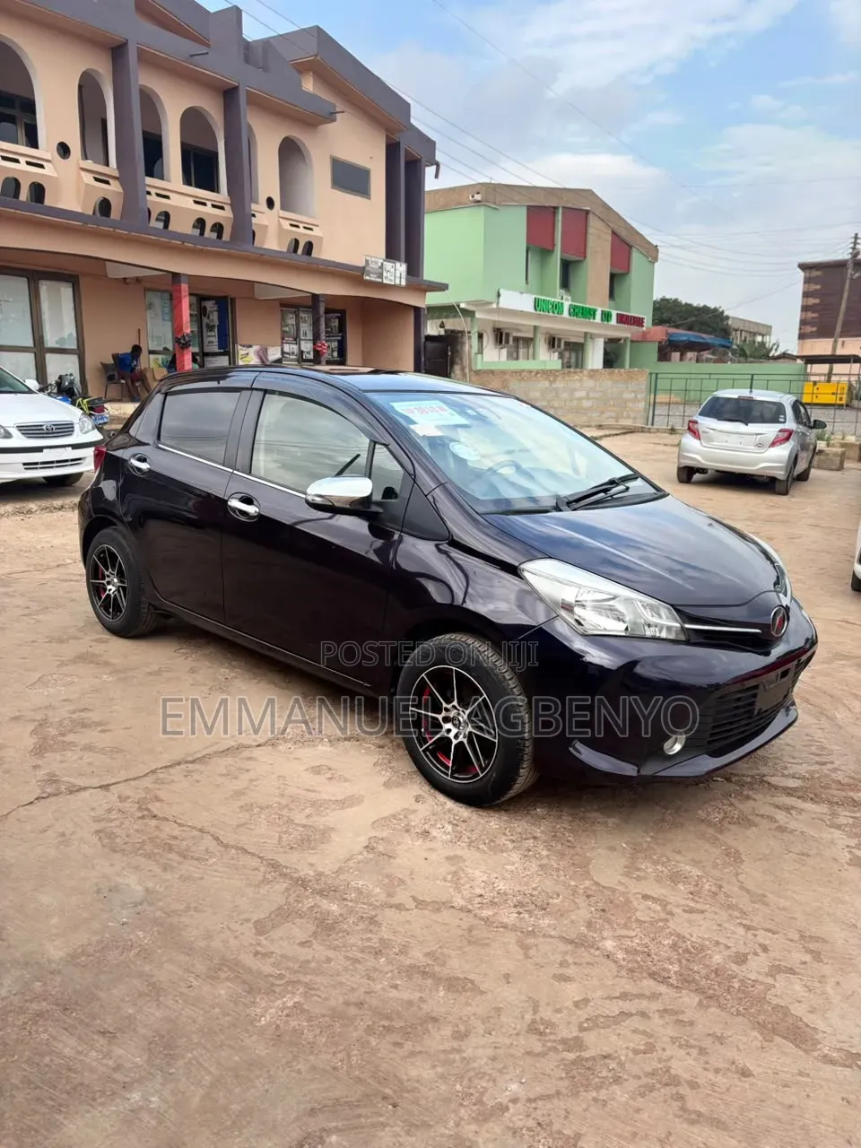 Toyota Vitz 1.0 FWD 5dr 2015 Brown