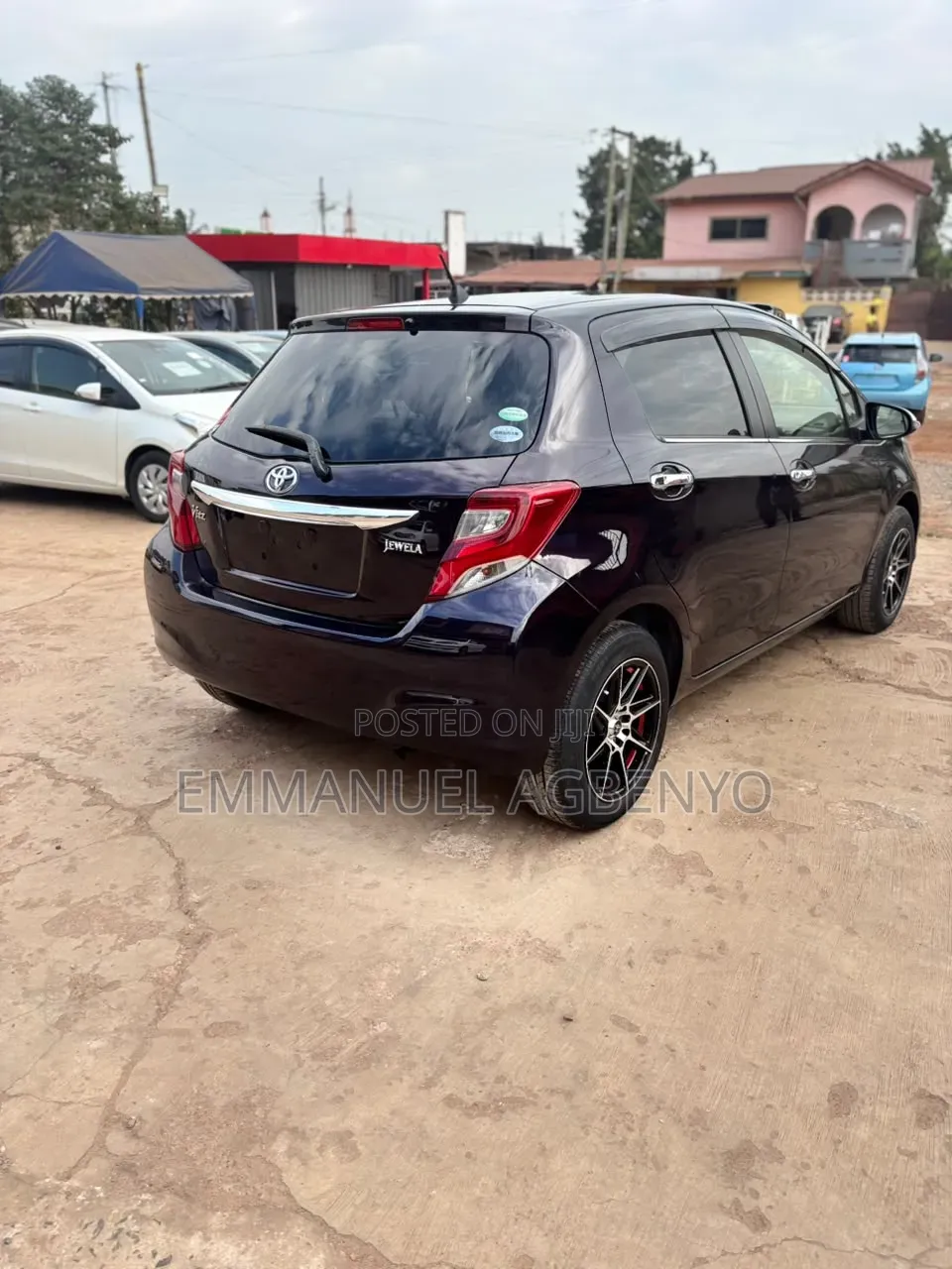 Toyota Vitz 1.0 FWD 5dr 2015 Brown