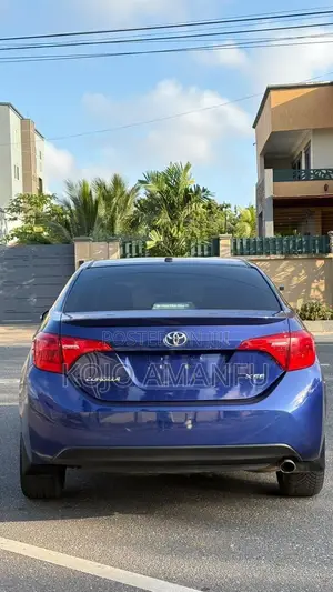 Toyota Corolla XSE (1.8L 4cyl 2A) 2018 Blue