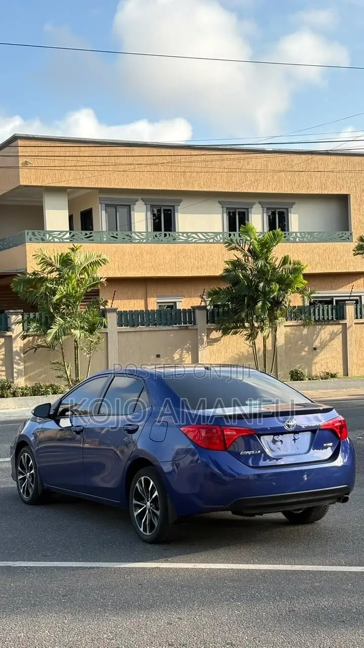 Toyota Corolla XSE (1.8L 4cyl 2A) 2018 Blue