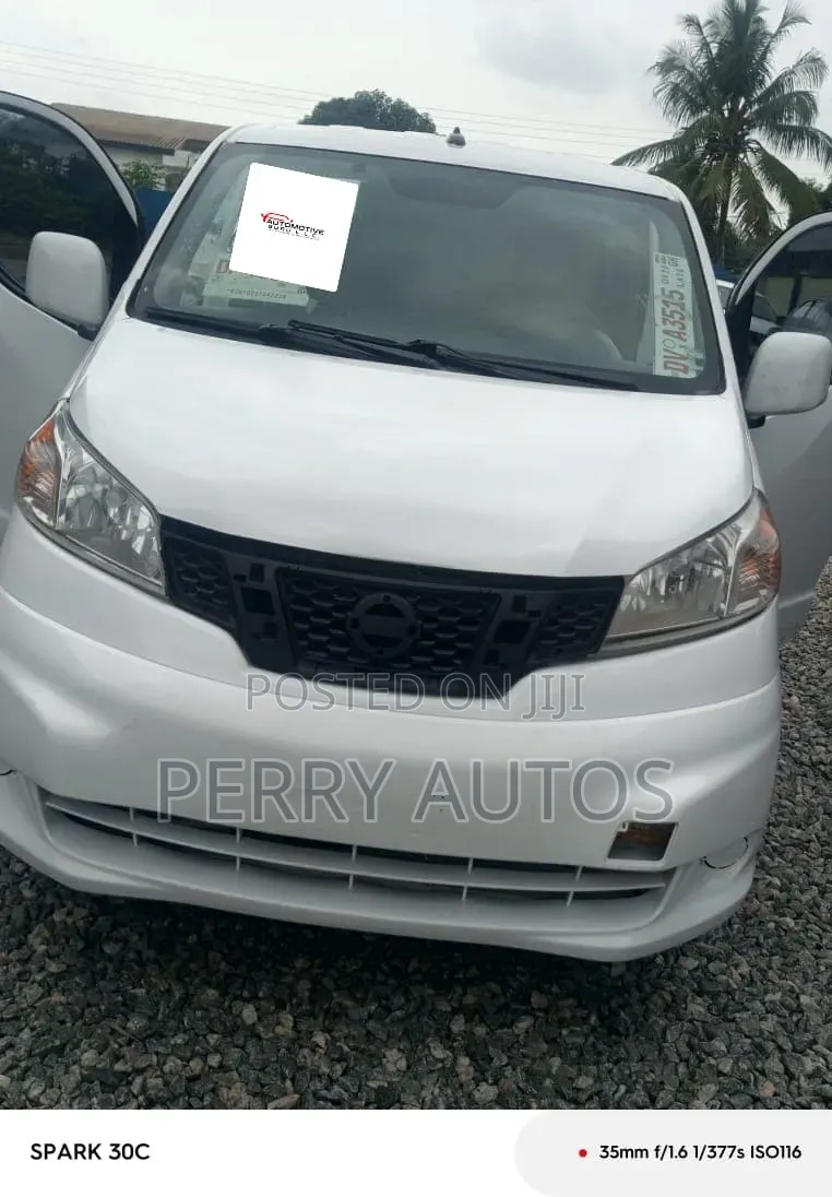 Nissan NV200 2017 White
