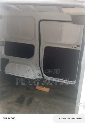 Nissan NV200 2017 White