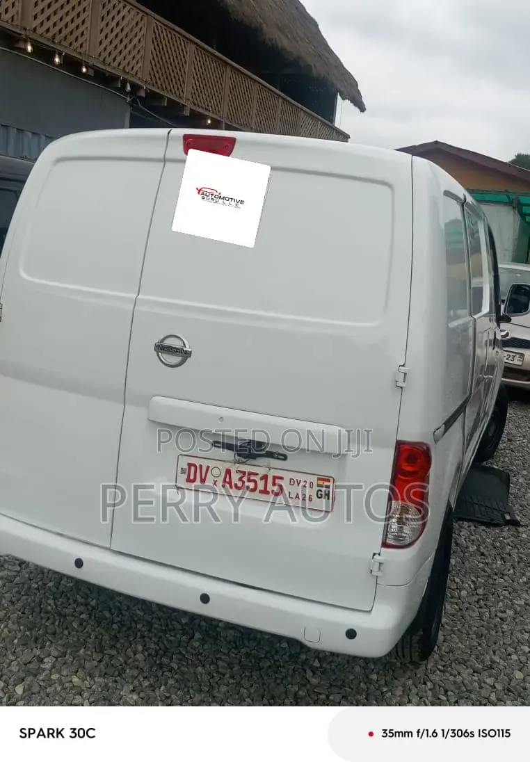 Nissan NV200 2017 White