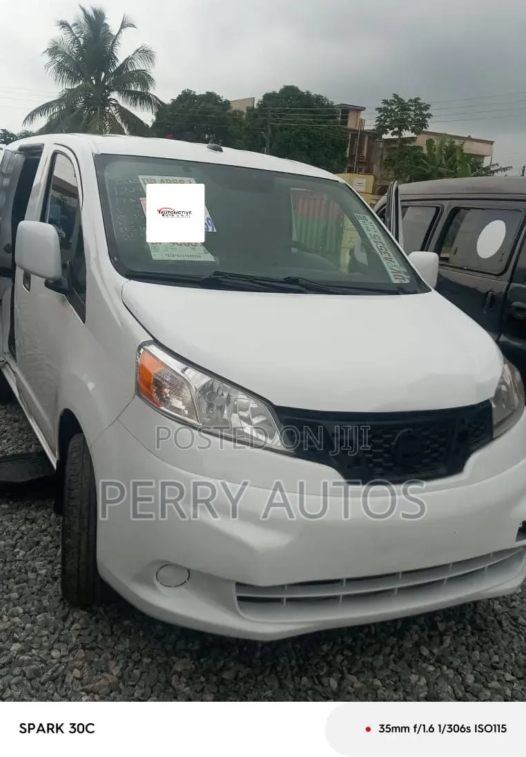 Nissan NV200 2017 White