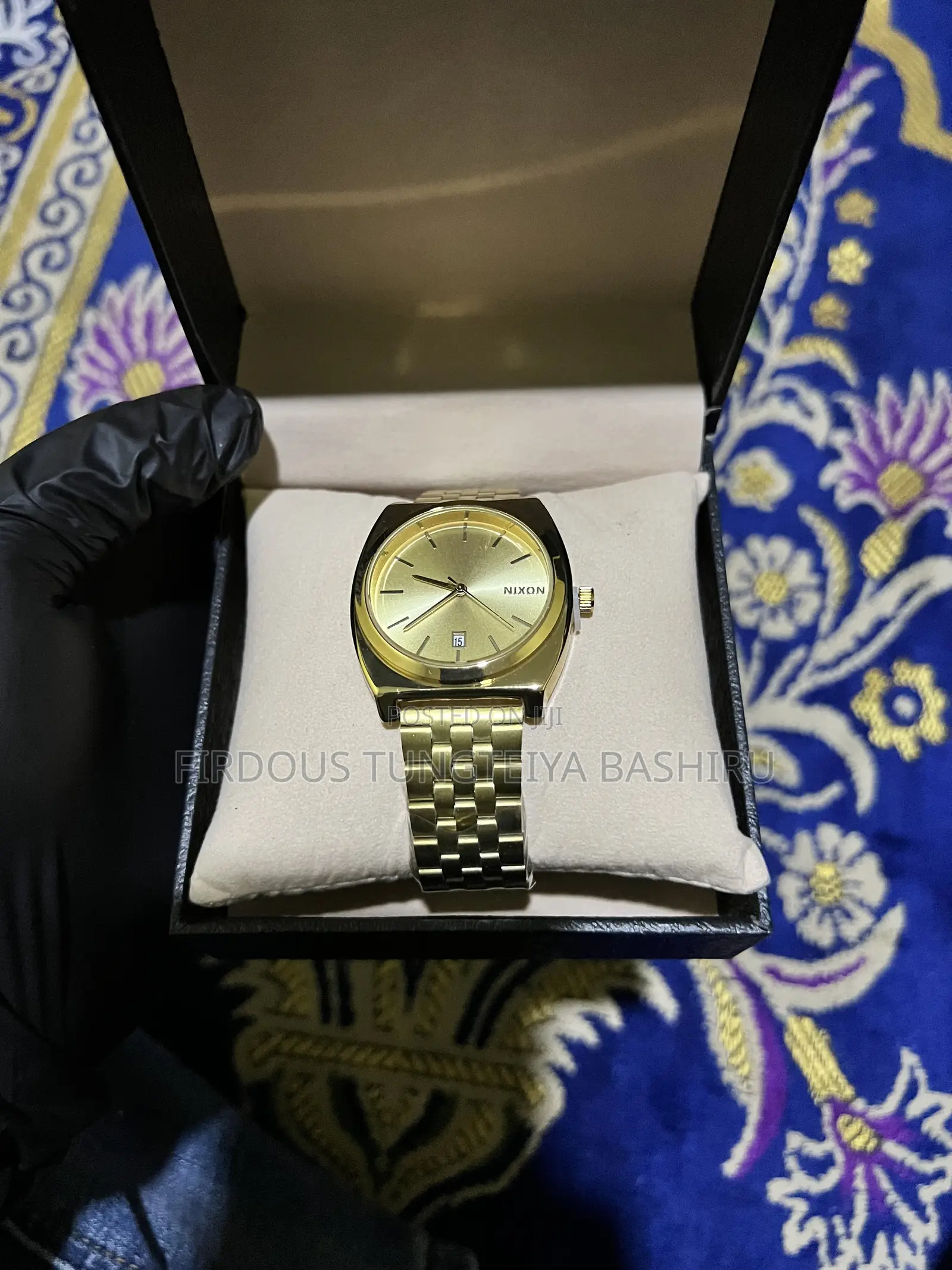 Nixon Gold-Tone Classic Watch – Timeless Luxury