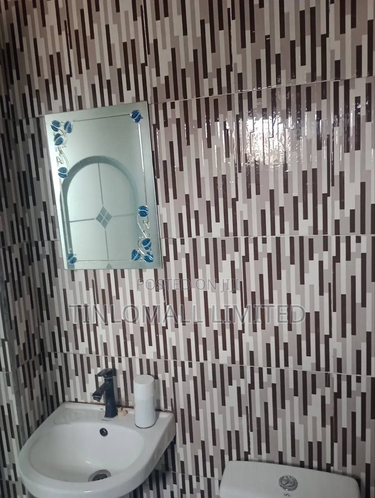 1bdrm House in Tinlomall, Ledzokuku-Krowor for rent
