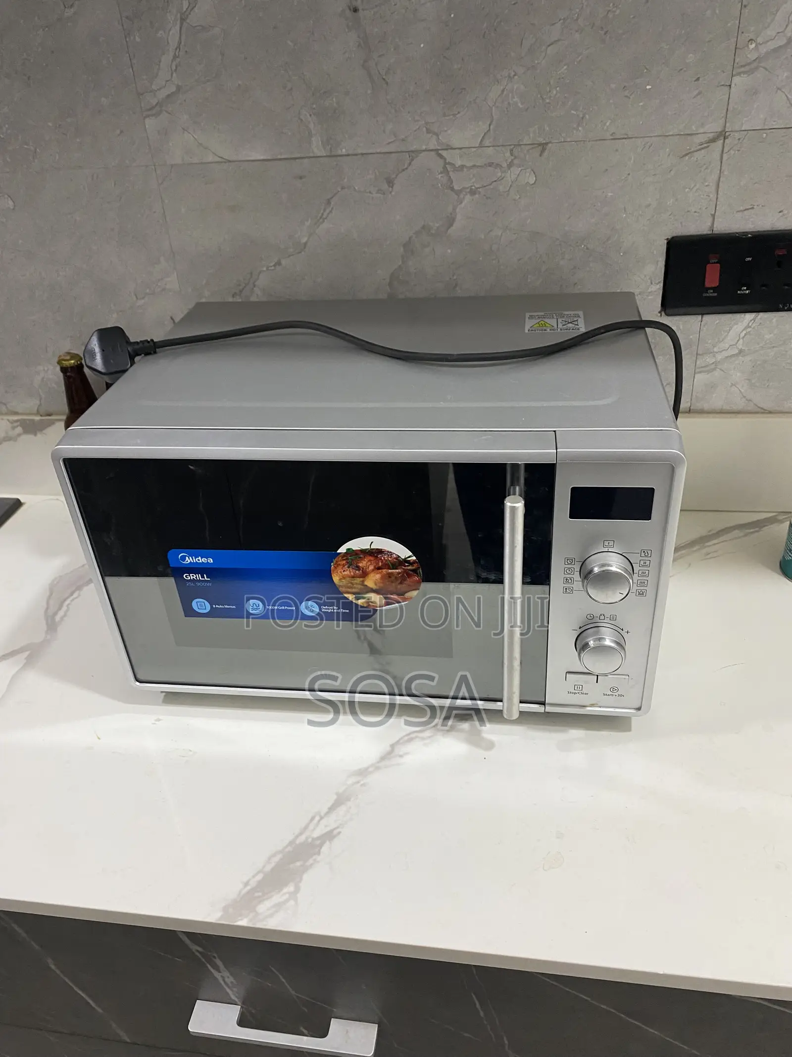 Midea 25L 900W Microwave and Grill