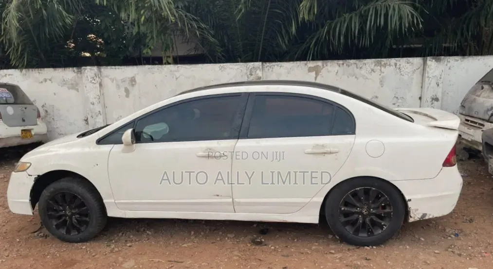 Honda Civic 1.8 DX-VP Automatic 2009 White