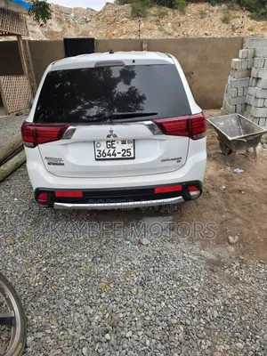 Mitsubishi Outlander 2018 White
