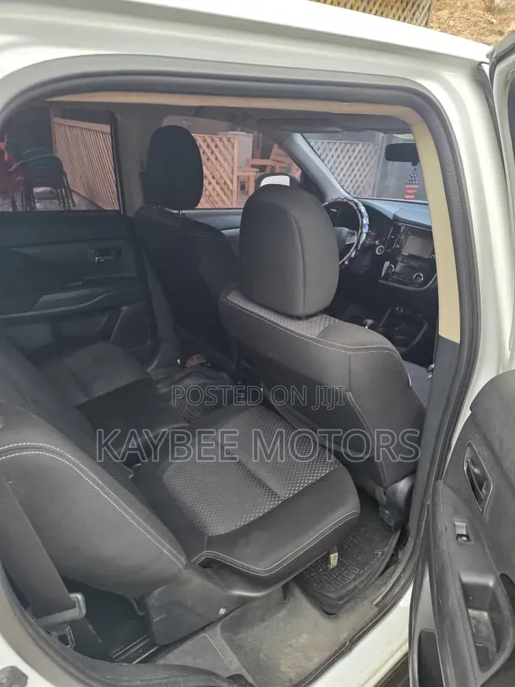 Mitsubishi Outlander 2018 White
