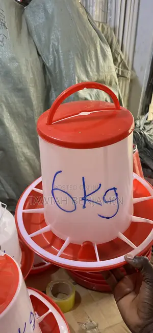 6kg Chicken Feeder