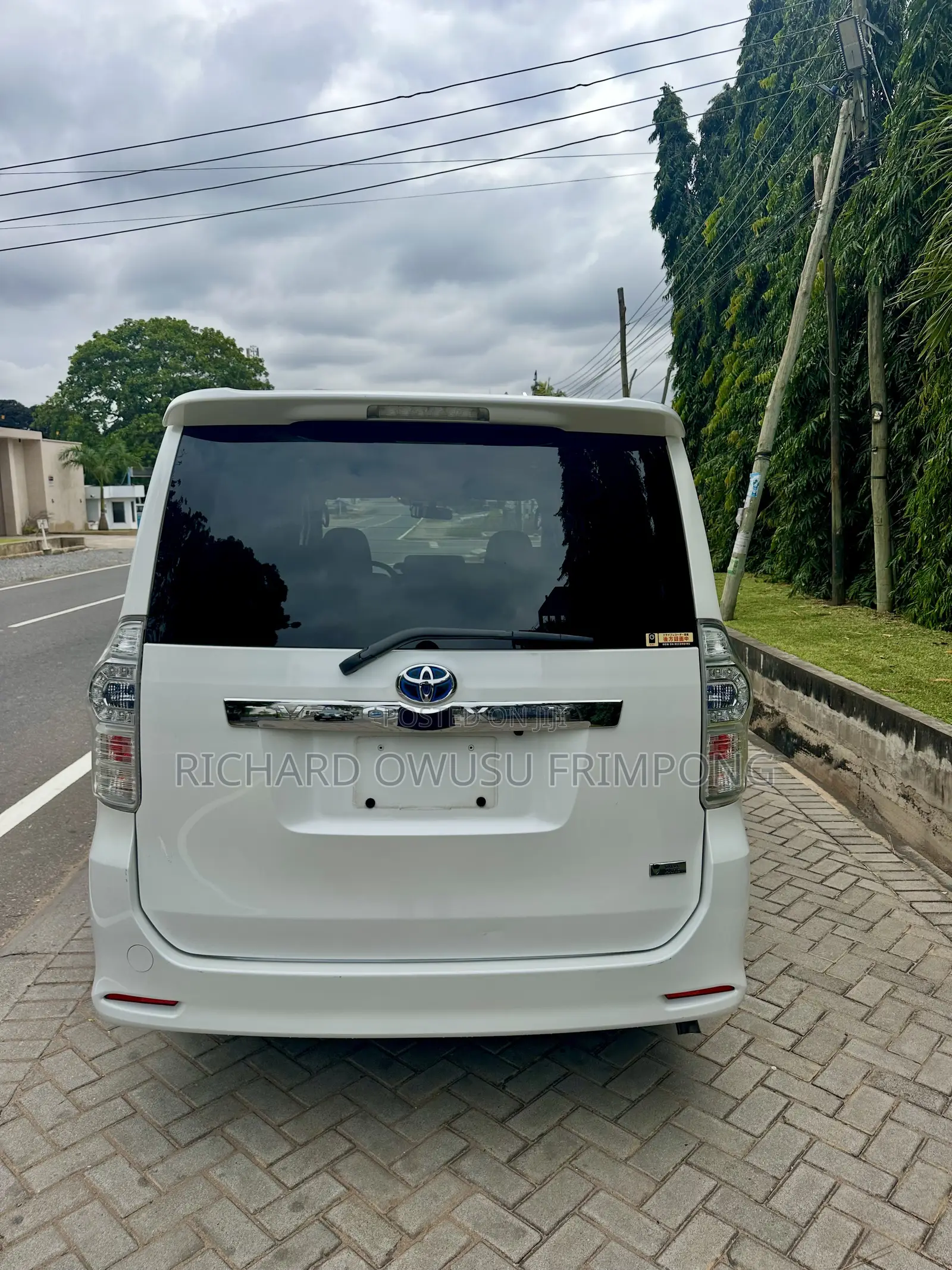 Toyota Voxy 2012 White