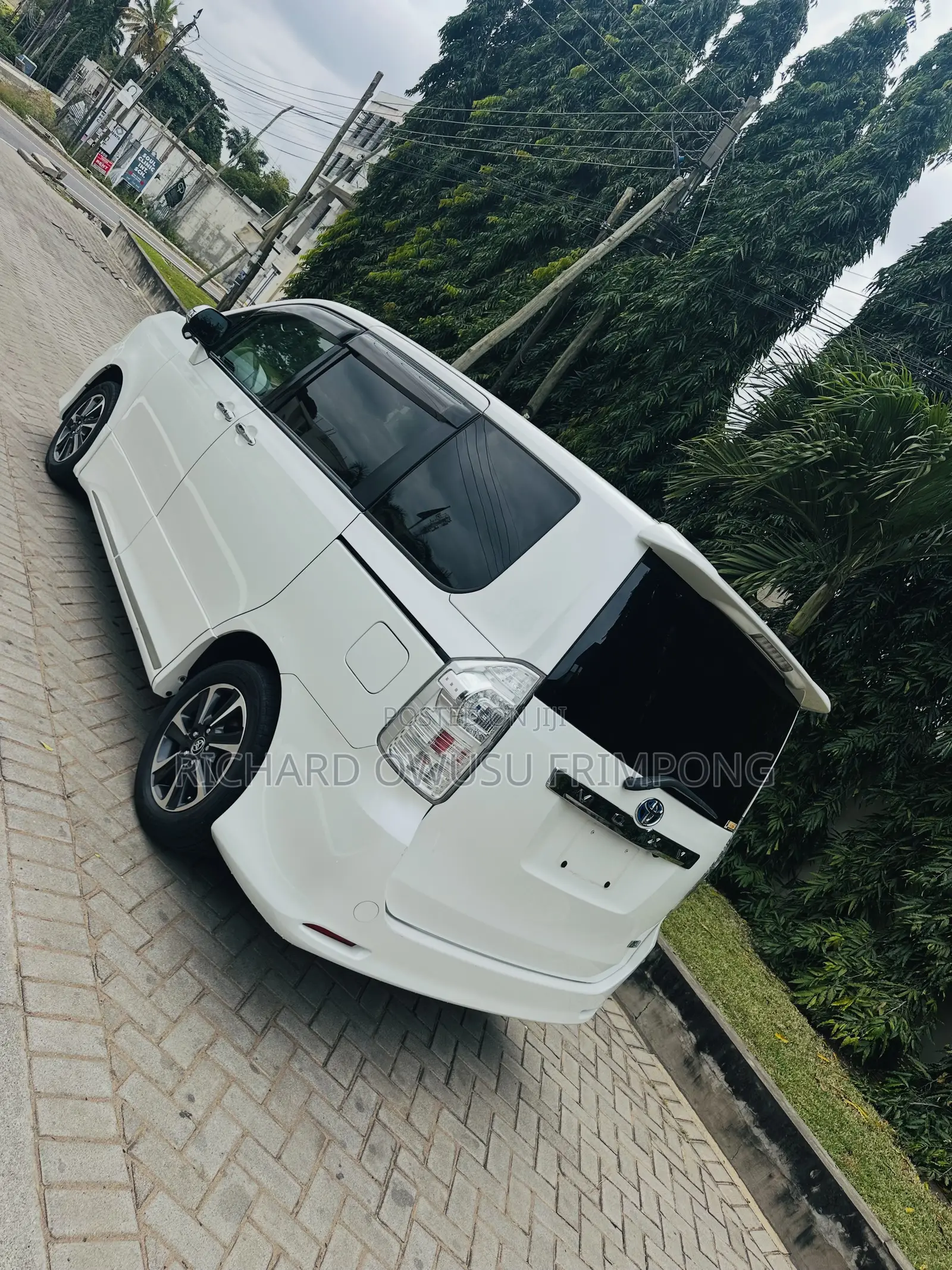 Toyota Voxy 2012 White