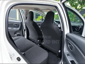 Toyota Vitz 1.3 AWD 5dr 2016 Silver