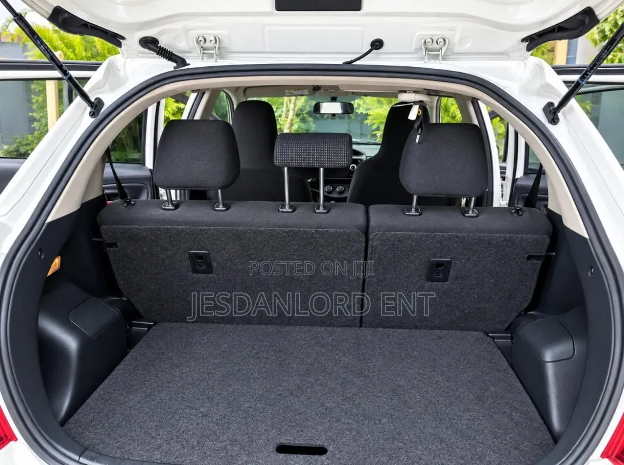 Toyota Vitz 1.3 AWD 5dr 2016 Silver