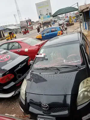 Toyota Vitz 2010 Black