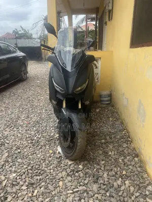 Yamaha 2024 Black