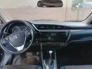 Toyota Corolla XSE 4dr Sedan (1.8L 4cyl CVT) 2017 Black