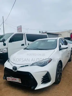 Toyota Corolla SE (1.8L 4cyl 2A) 2019 White