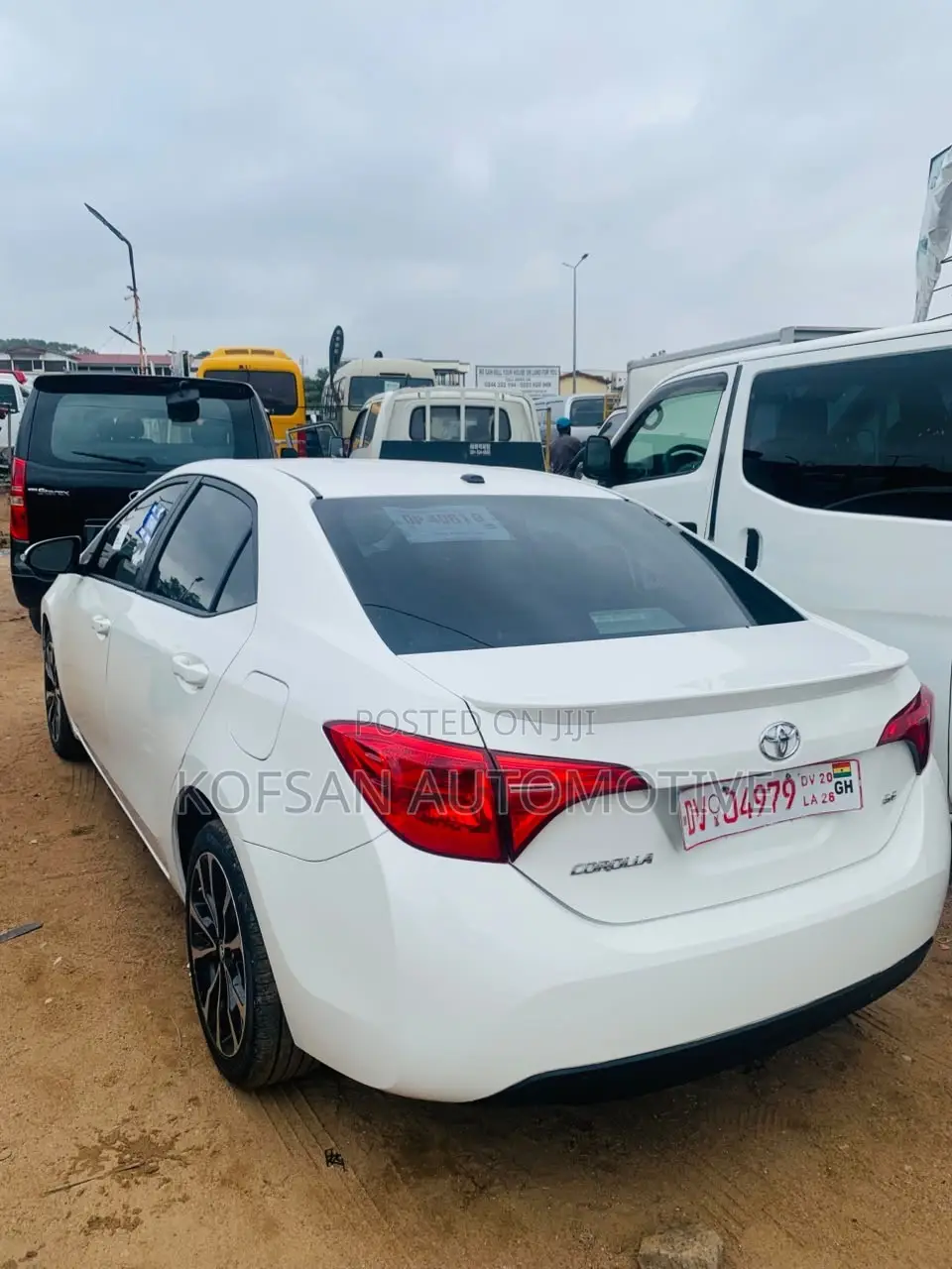 Toyota Corolla SE (1.8L 4cyl 2A) 2019 White