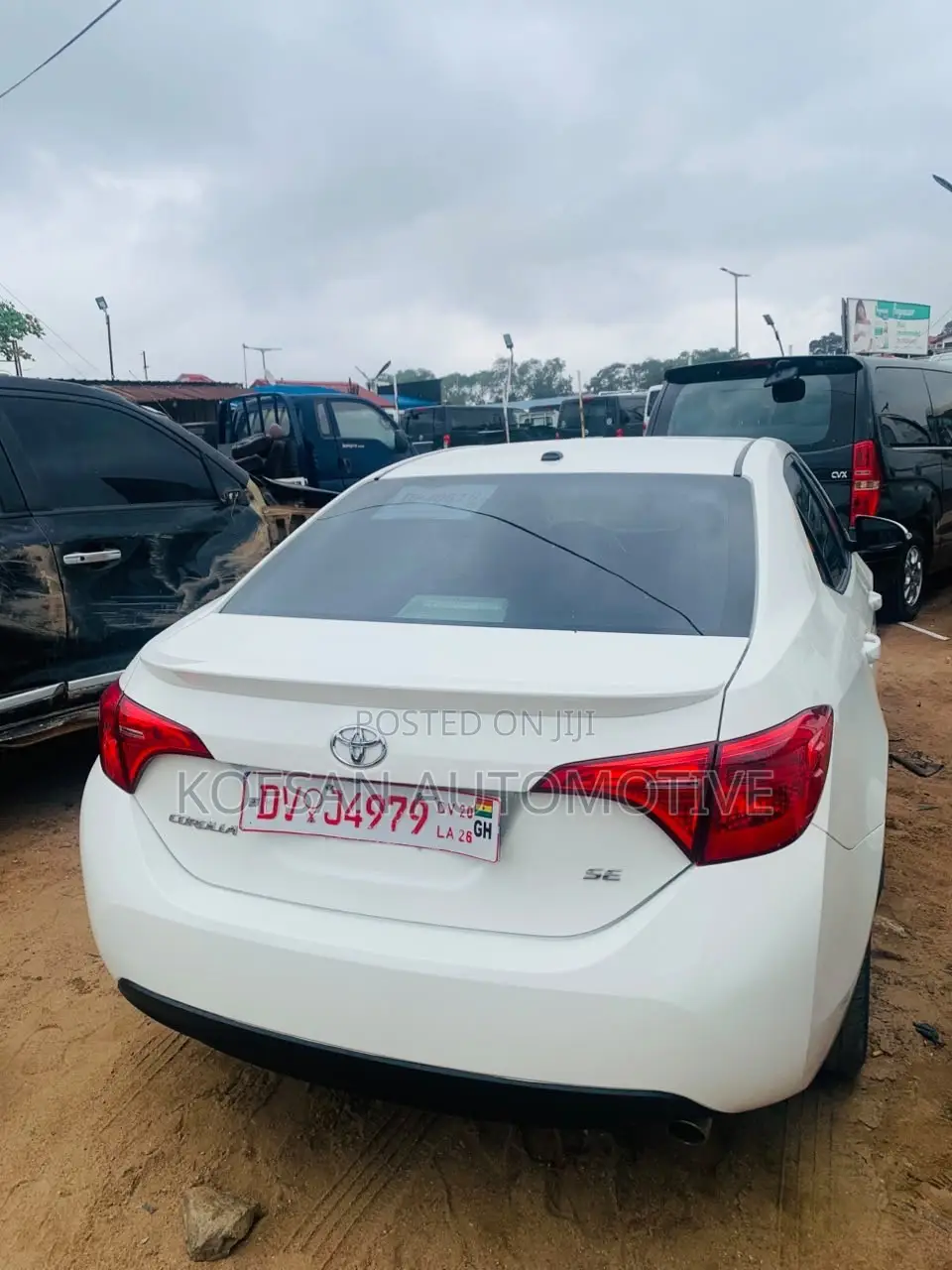 Toyota Corolla SE (1.8L 4cyl 2A) 2019 White