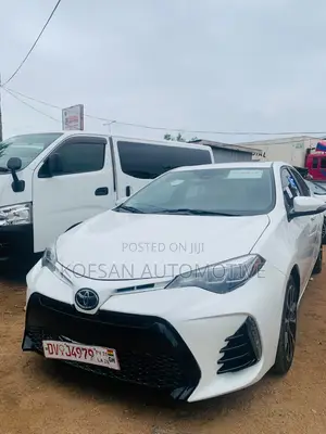 Toyota Corolla SE (1.8L 4cyl 2A) 2019 White