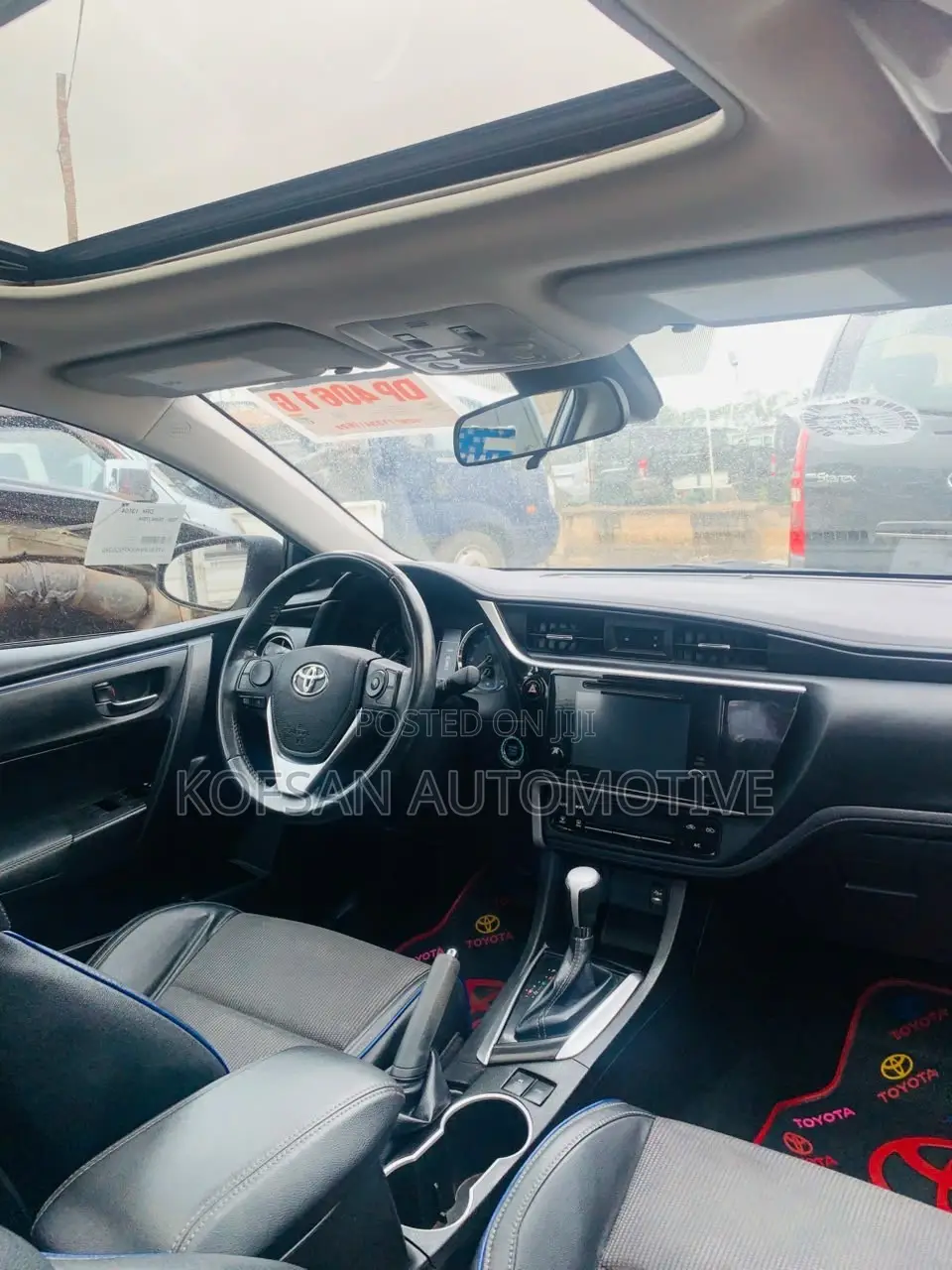 Toyota Corolla SE (1.8L 4cyl 2A) 2019 White