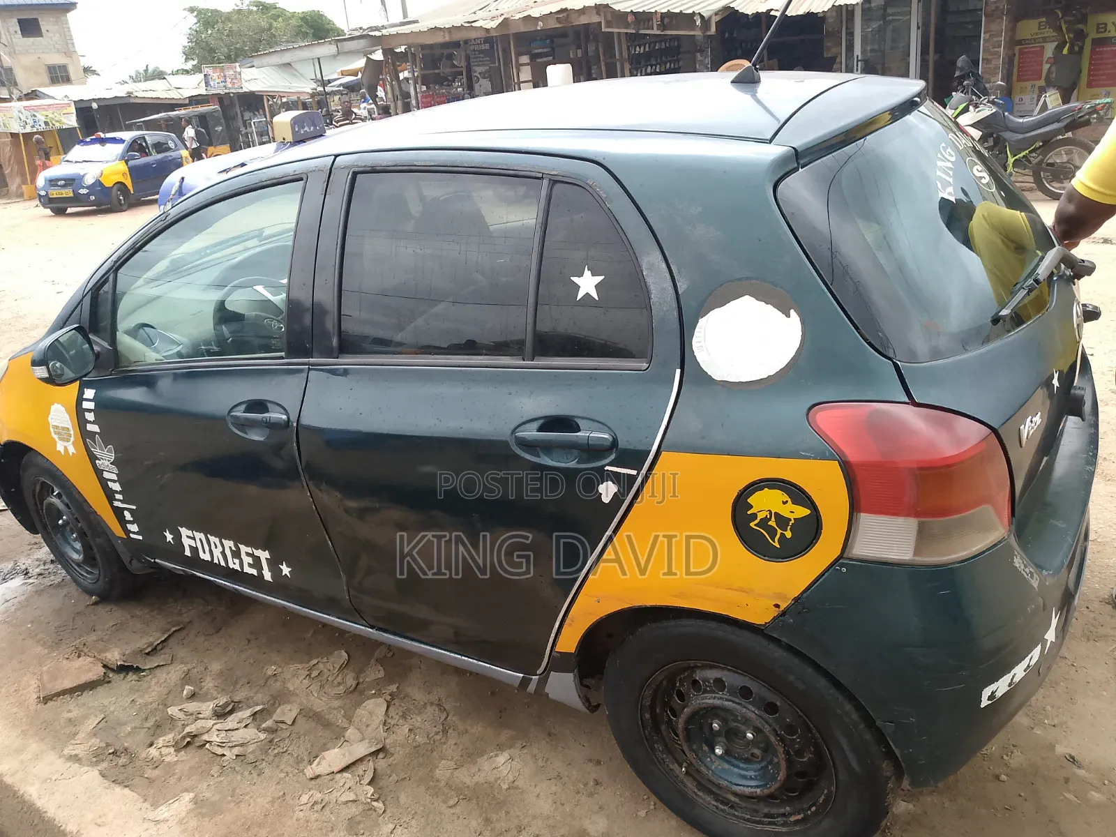 Toyota Vitz 2010 Green