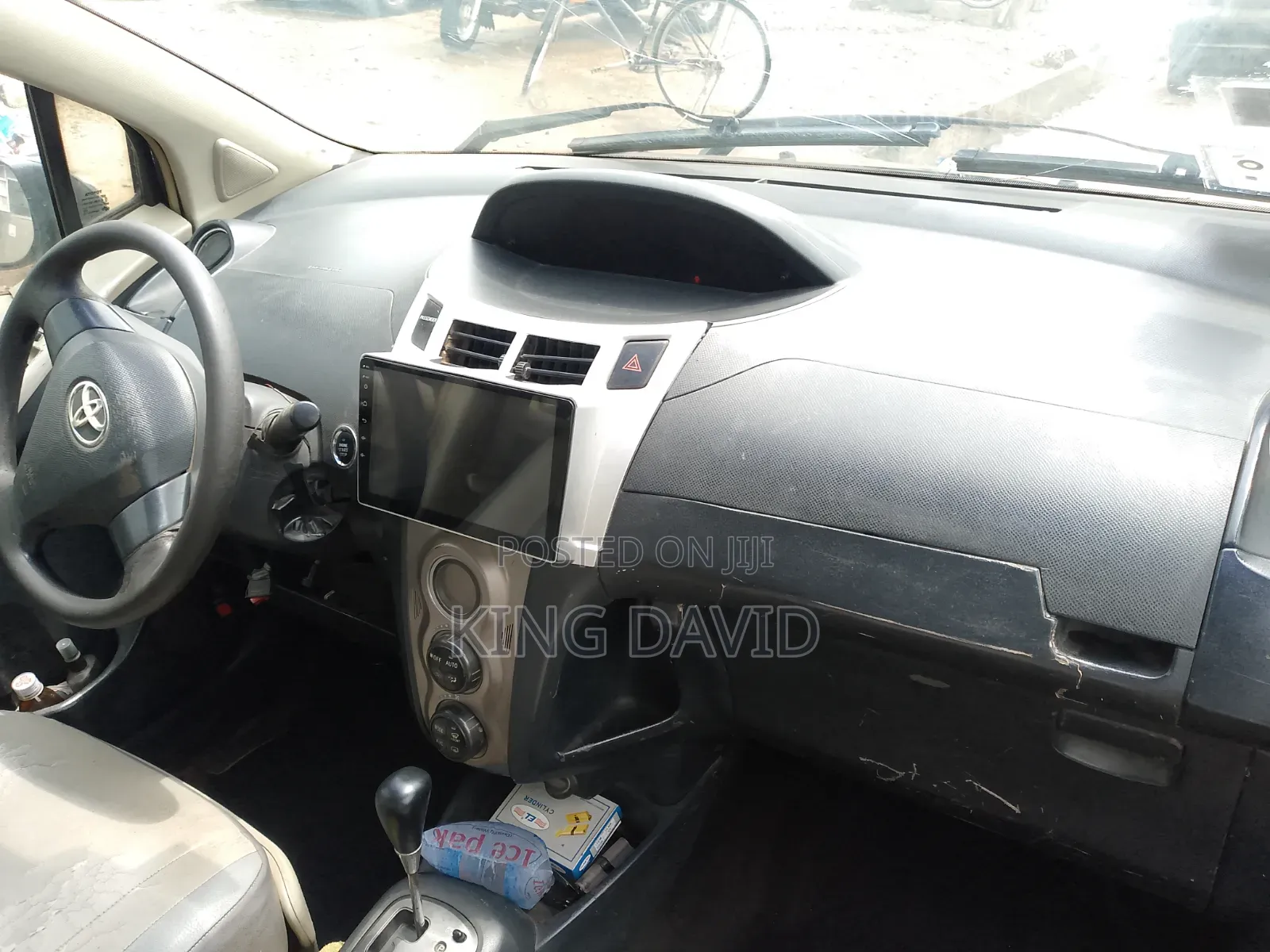 Toyota Vitz 2010 Green